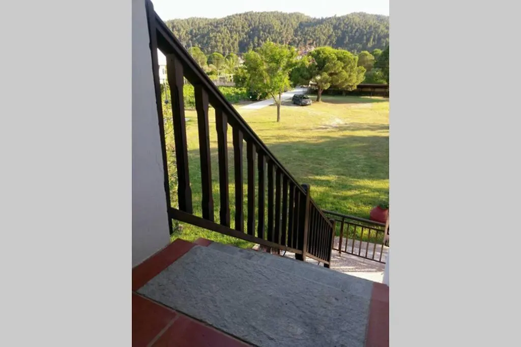 Bright, Beachfront Apartment With Free Parking And Garden Vourvourou