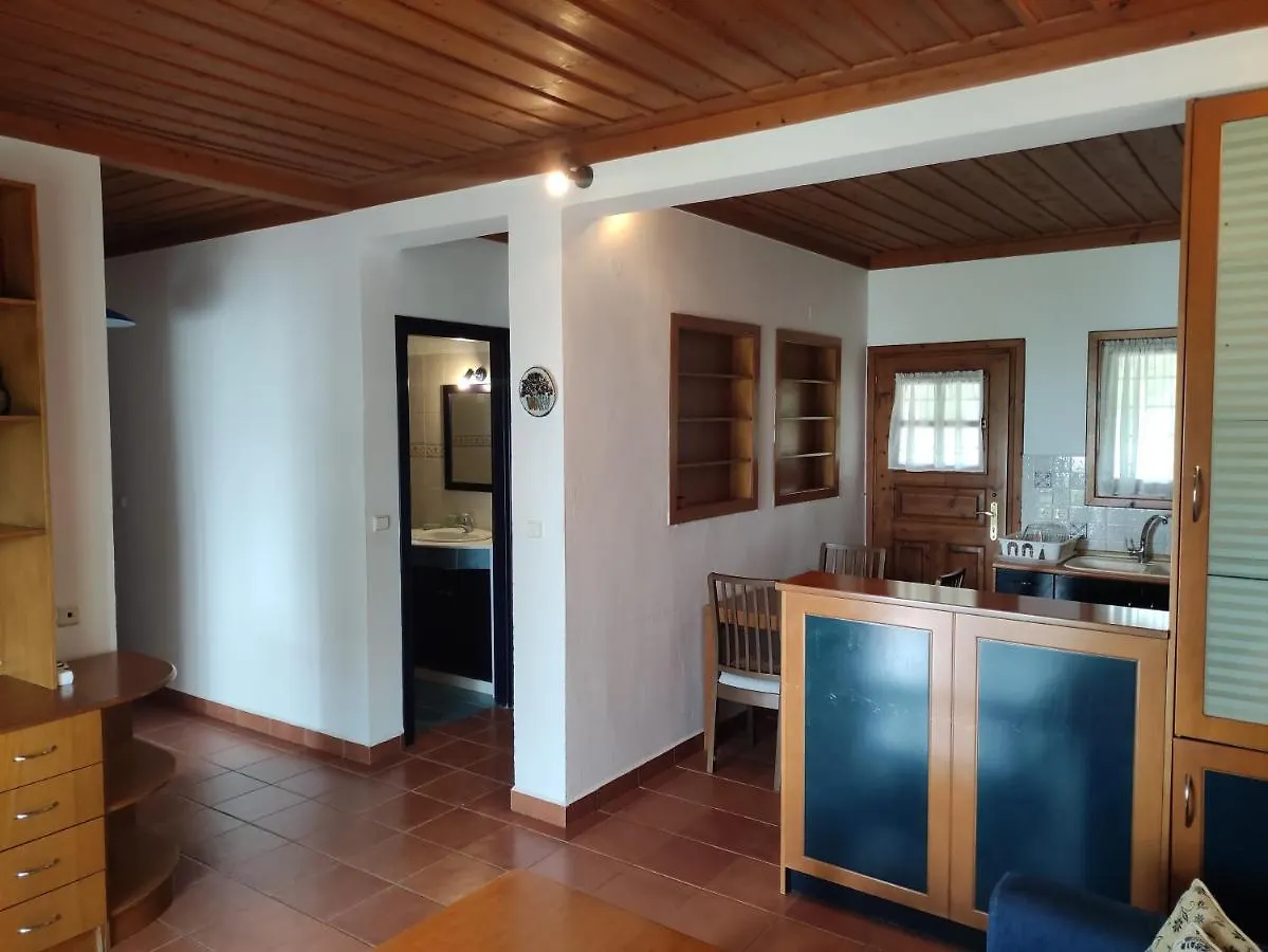 Case de vacanță Bright, Beachfront Apartment With Free Parking And Garden Vourvourou Grecia